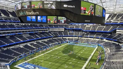 拜仁主场迎战法兰克福，德甲对决中领先优势显著，53胜纪录对手最多42场。